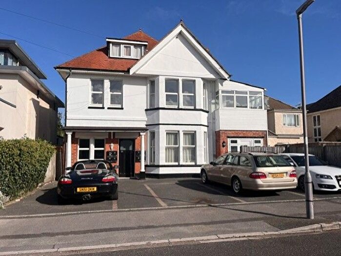 2 Bedroom Flat To Rent In Pinecliffe Avenue, Bournemouth, BH6