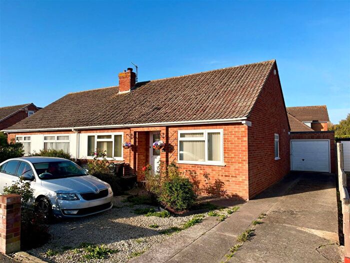 2 Bedroom Semi-Detached Bungalow For Sale In Rosewood Avenue, Burnham-On-Sea, TA8