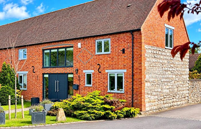 4 Bedroom Barn Conversion For Sale In Owlets End, Bidford-On-Avon, B50