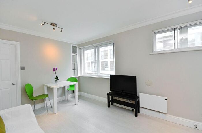 1 Bedroom Flat To Rent In Fulham Road, Chelsea, London, SW10