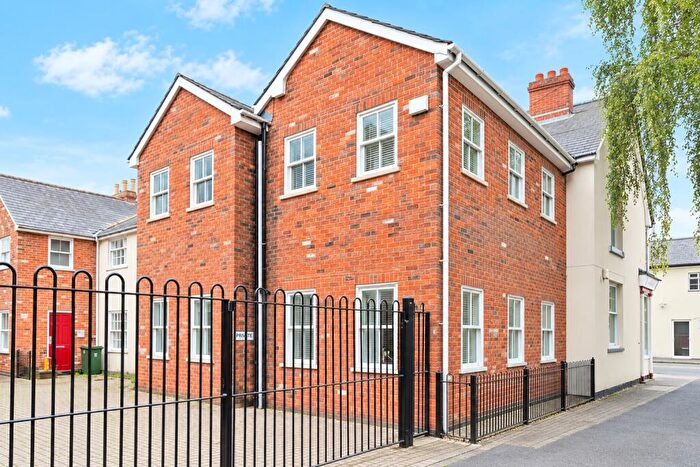 1 Bedroom Flat For Sale In Normandy Street, Alton, Hampshire, GU34
