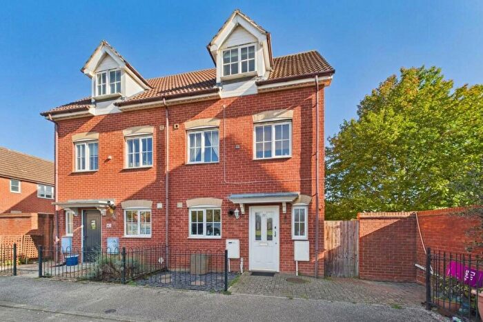 4 Bedroom Semi-Detached House For Sale In Richard Easten Road, Thetford, IP24