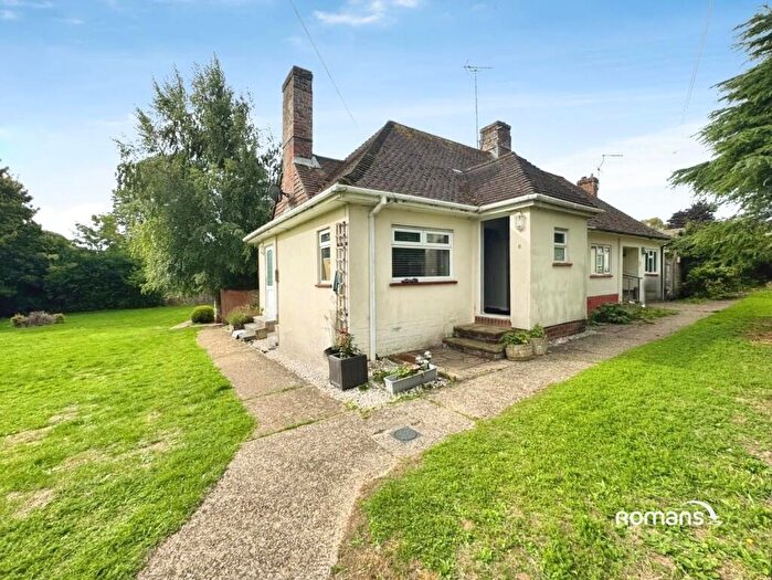 2 Bedroom Bungalow For Sale In Grove Close, Basingstoke, Hampshire, RG21