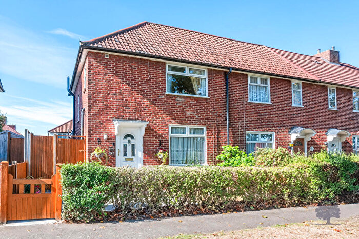 3 Bedroom End Of Terrace House For Sale In St. Helier Avenue, Morden, SM4