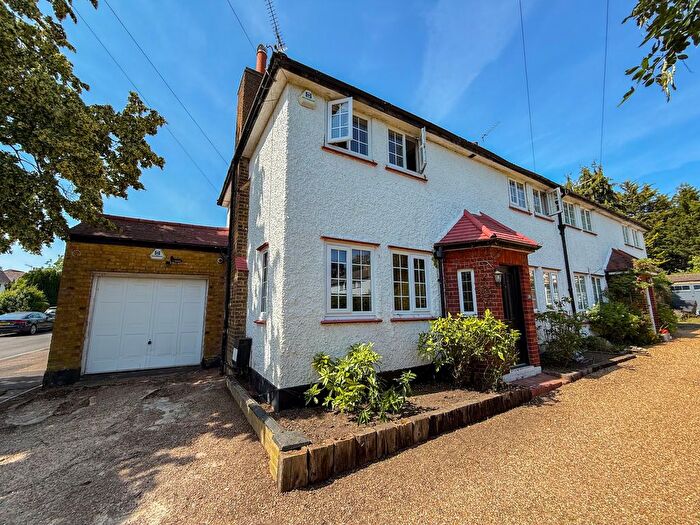 4 Bedroom Semi-Detached House For Sale In Heath Drive, Potters Bar, EN6