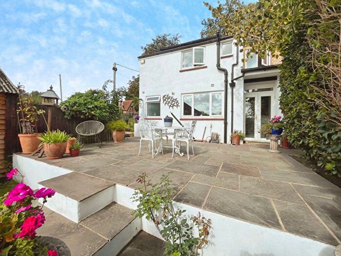 3 Bedroom Semi-Detached House For Sale In Alma Lane, Farnham, Surrey, GU9