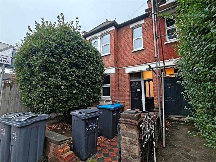 1 Bedroom Flat For Sale In Kingston Road, London, SW20