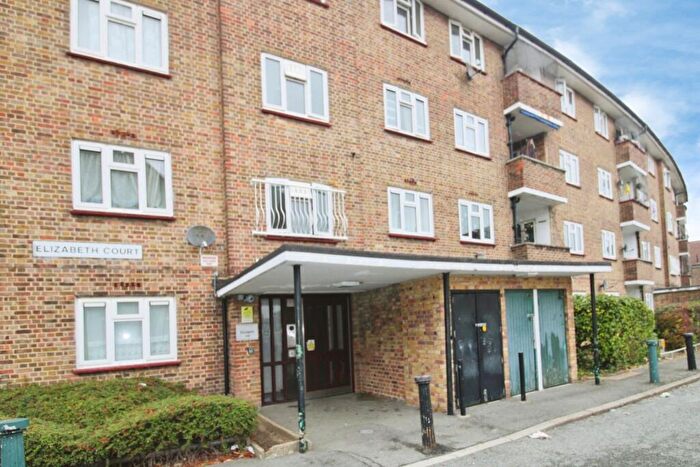 3 Bedroom Apartment To Rent In Elizabeth Court, Valence Road, Erith, Kent, DA8