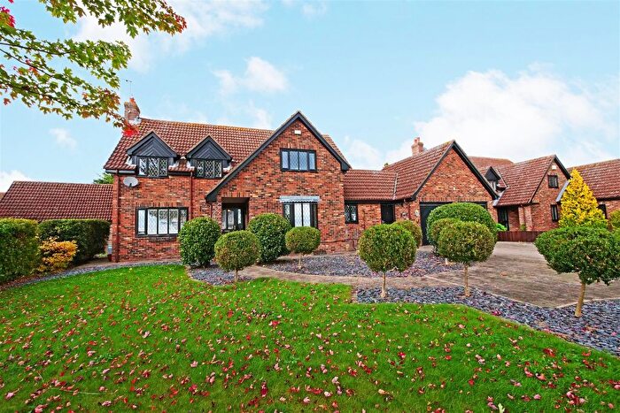 4 Bedroom Detached House For Sale In Back Lane South, Wheldrake, YO19