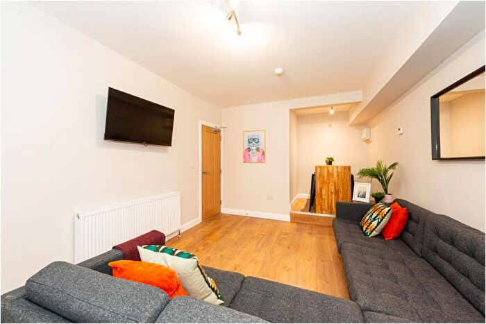 6 Bedroom House To Rent In Archery Street, Leeds, LS2