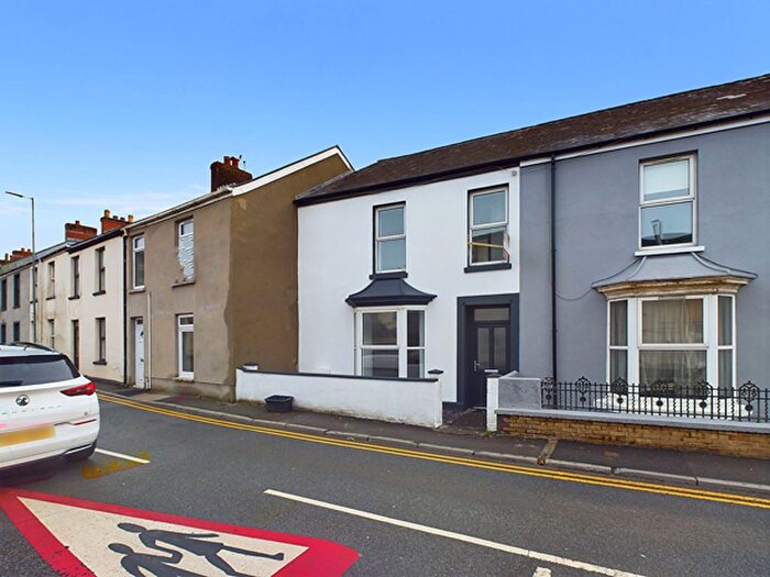 2 Bedroom Terraced House To Rent In Richmond Terrace, Carmarthen, SA31