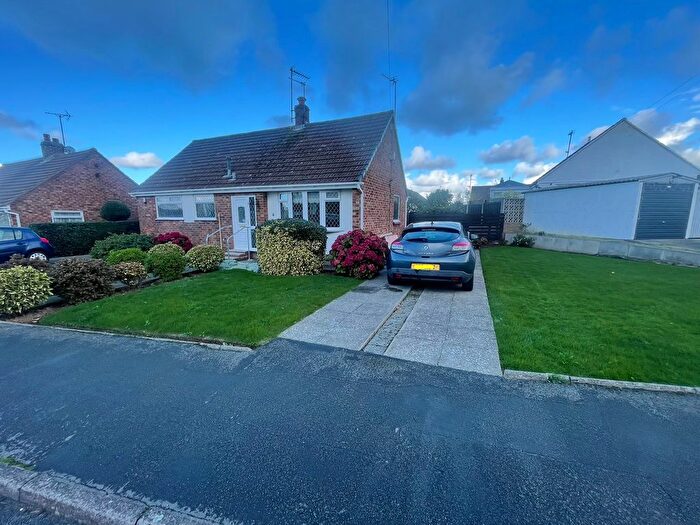 2 Bedroom Detached Bungalow To Rent In Princess Avenue, Colwyn Bay, LL28