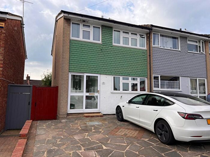 3 Bedroom Semi-Detached House To Rent In Toft Avenue, Grays, RM17