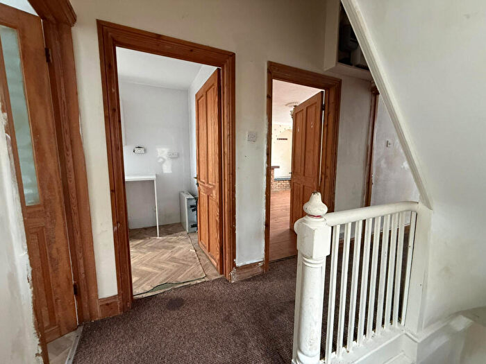 3 Bedroom Flat To Rent In High Street, West Bromwich, West Midlands, B70