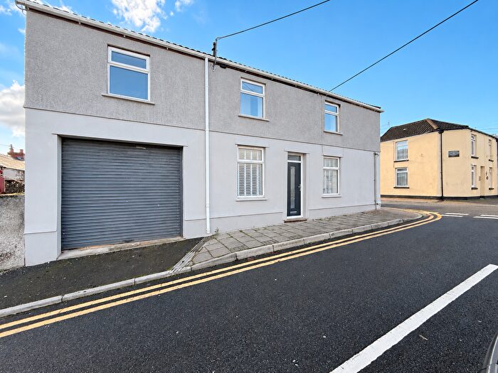 3 Bedroom End Of Terrace House For Sale In Nith Street, Aberdare, Rhondda Cynon Taf, CF44