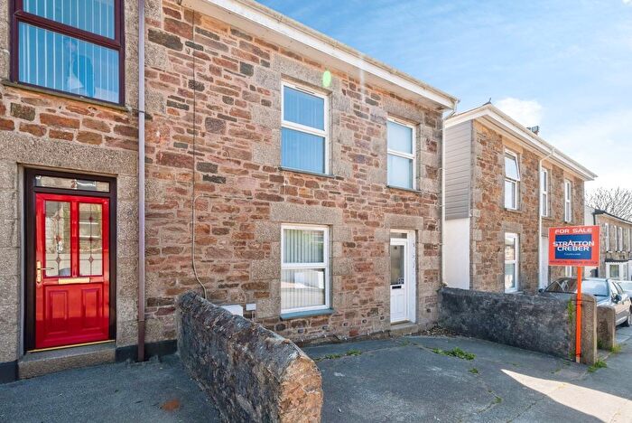 2 Bedroom End Of Terrace House For Sale In Gew Terrace, Redruth, Cornwall, TR15