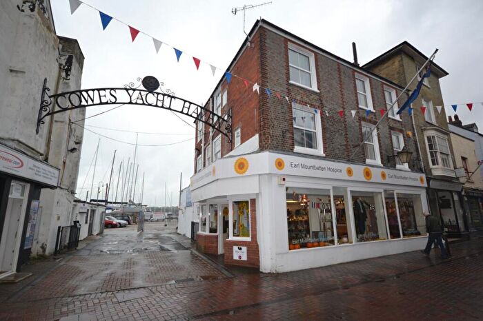 2 Bedroom Flat To Rent In High Street, Cowes, PO31