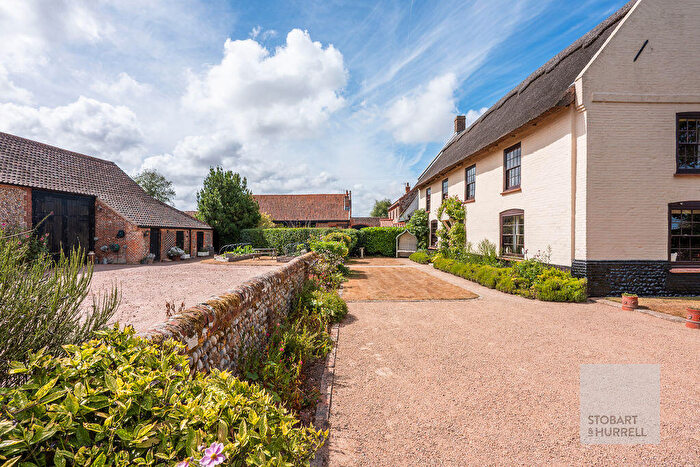 6 Bedroom Farm House For Sale In Church Farmhouse, Blacksmiths Lane, Happisburgh, Norfolk, NR12