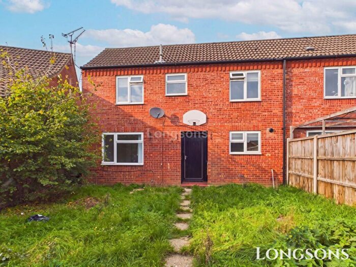3 Bedroom Semi-Detached House For Sale In Carter Close, Swaffham, PE37