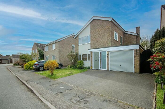 3 Bedroom Detached House For Sale In Strollers Way, Stetchworth, Newmarket, CB8