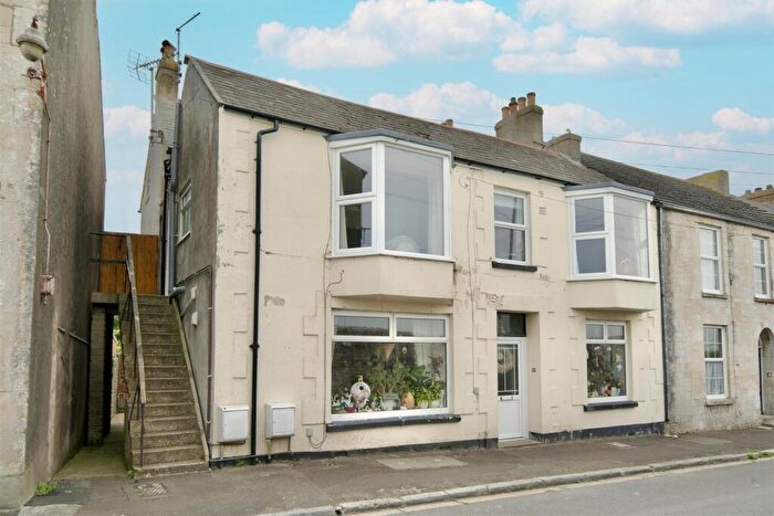 2 Bedroom Maisonette For Sale In Grove Road, Portland, Dorset, DT5