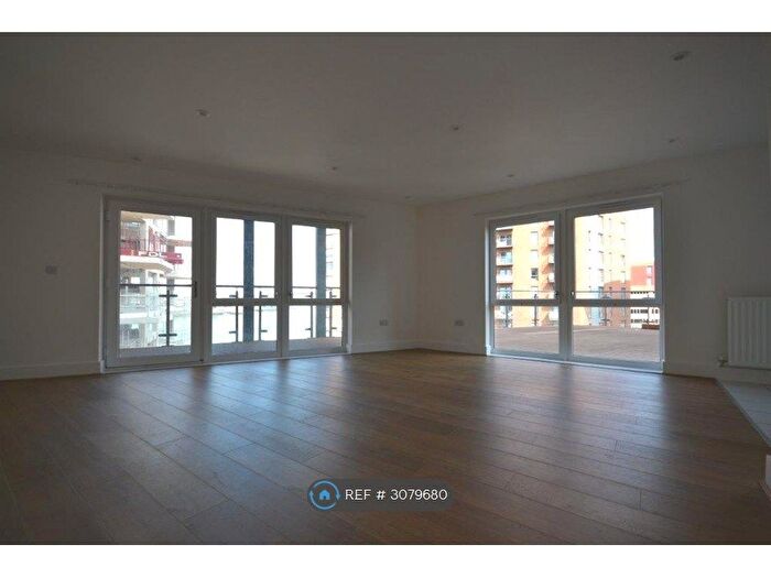 2 Bedroom Flat To Rent In Parker House, Southampton, SO19