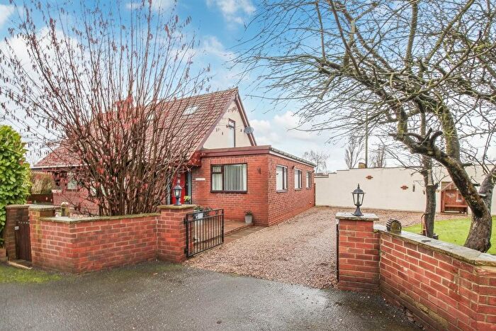 4 Bedroom Detached Bungalow For Sale In New Road, Old Snydale, Pontefract, WF7