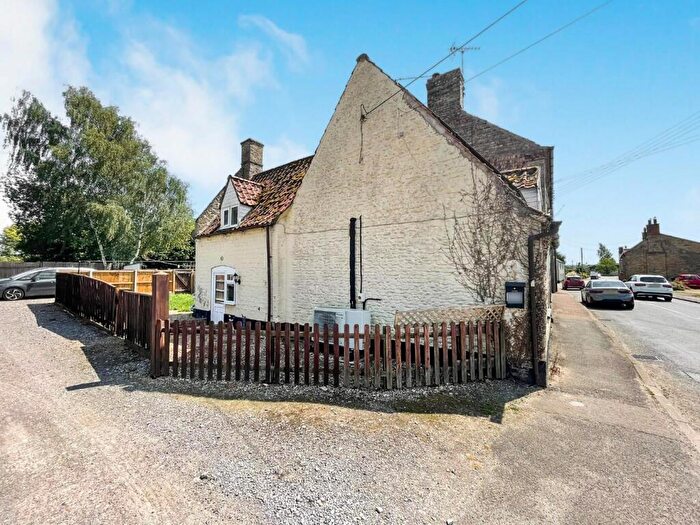 2 Bedroom House For Sale In Oak Street, Feltwell, IP26