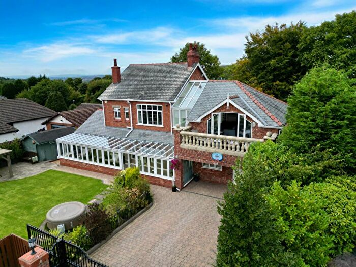 5 Bedroom Detached House For Sale In Mottram Road, Stalybridge, Greater Manchester, SK15