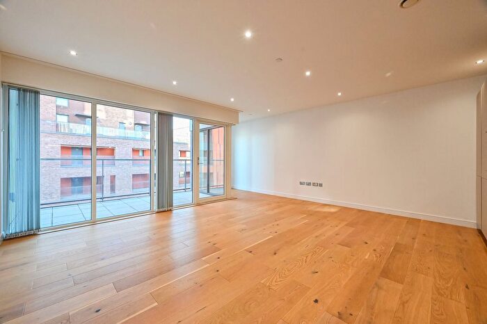 3 Bedroom Flat For Sale In Lotus House, Docklands, London, E14