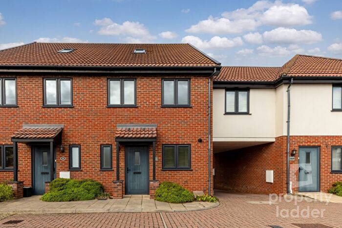 3 Bedroom Semi-Detached House For Sale In Plumstead Road, Norwich, NR1