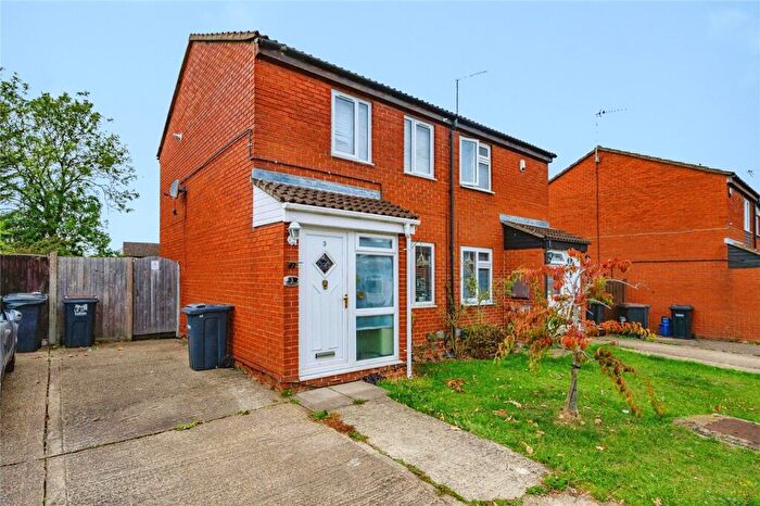 2 Bedroom Semi-Detached House For Sale In Swallow Close, Luton, Bedfordshire, LU4