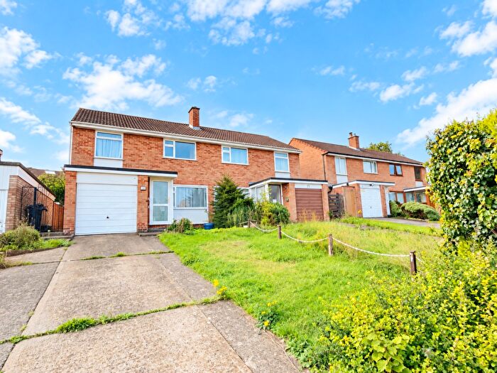 3 Bedroom Semi-Detached House For Sale In Woodview, Paulton, Bristol, BS39