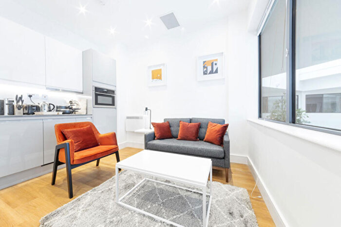 Flat To Rent In Atria House, Slough, SL1