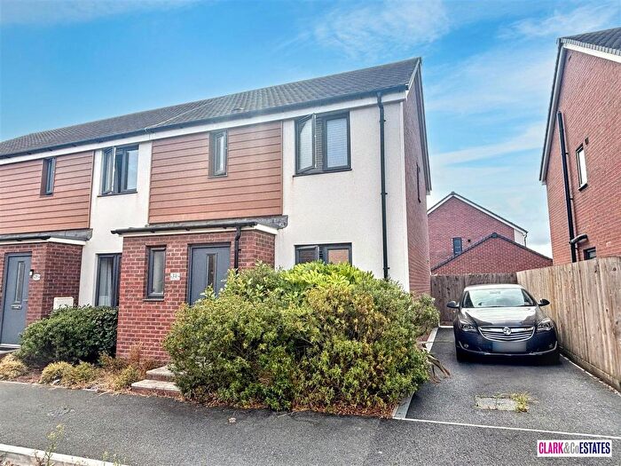 3 Bedroom End Of Terrace House For Sale In Channings Drive, Tithebarn, Exeter, EX1