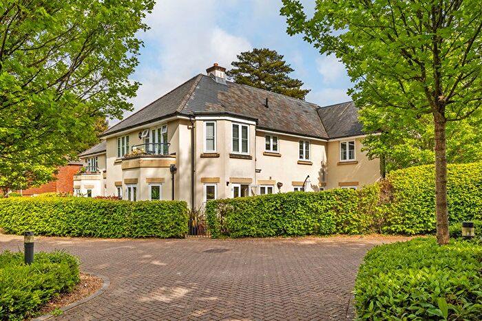 2 Bedroom Flat For Sale In Chilbolton Avenue, Kirtling Place, SO22
