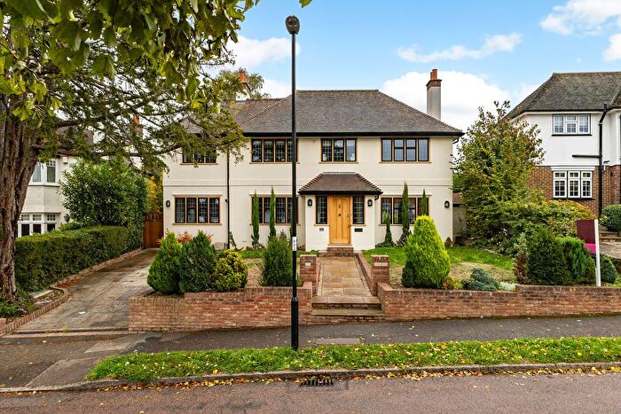 4 Bedroom Detached House For Sale In West Hill, South Croydon, CR2