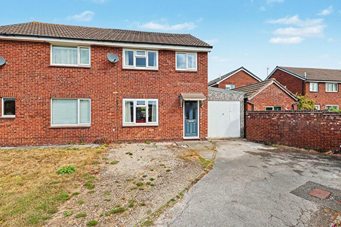 3 Bedroom Semi-Detached House For Sale In Brushfield Road, Chesterfield, S40