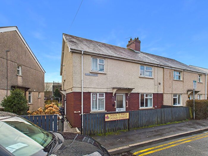 2 Bedroom Flat To Rent In Pond Street, Carmarthen, SA31