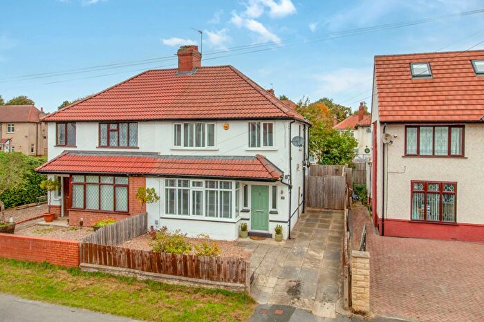 3 Bedroom Semi-Detached House For Sale In Nunroyd Road, Leeds, LS17
