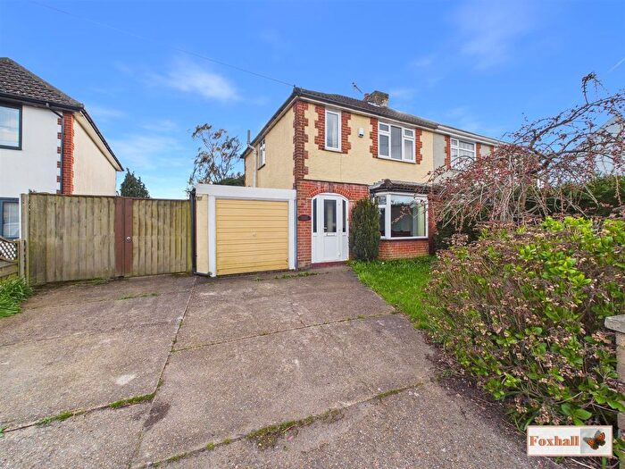 3 Bedroom Semi-Detached House For Sale In Foxhall Road, Ipswich, IP3