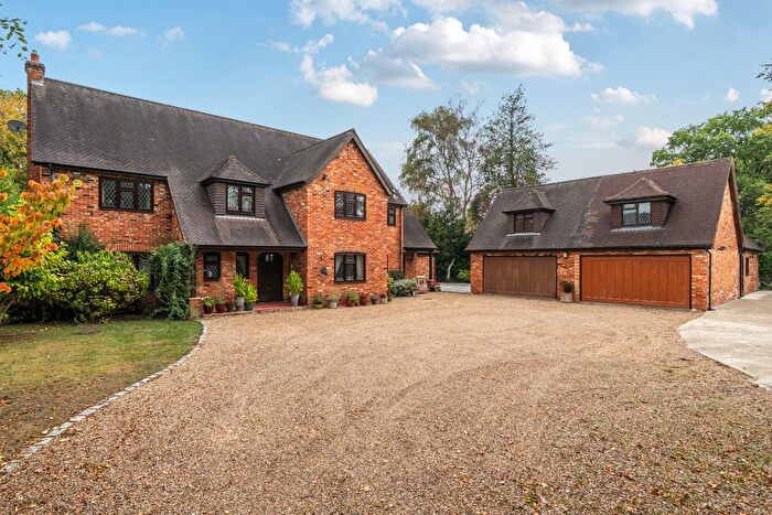 5 Bedroom Detached House For Sale In Templewood Lane, Farnham Common, Buckinghamshire, SL2