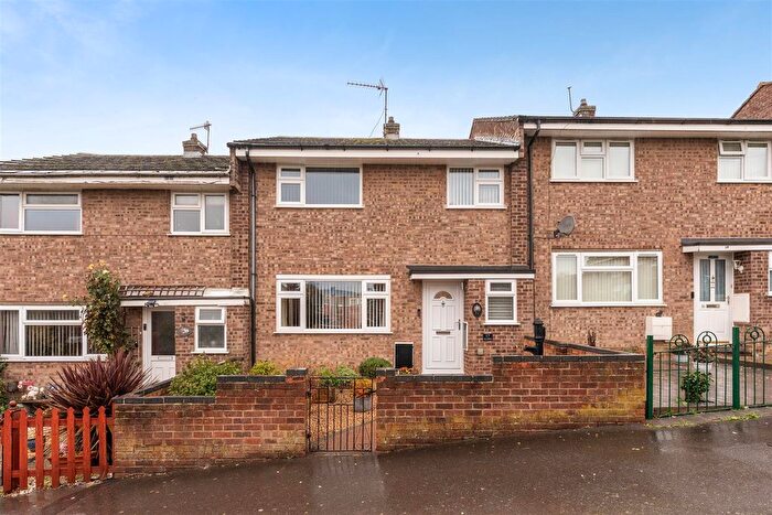 3 Bedroom Terraced House For Sale In Portway, Banbury, OX16