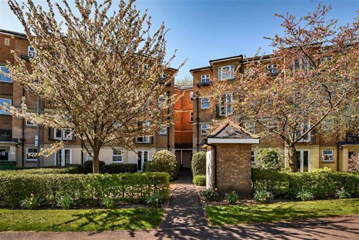2 Bedroom Apartment For Sale In Venneit Close, Oxford, Oxfordshire, OX1