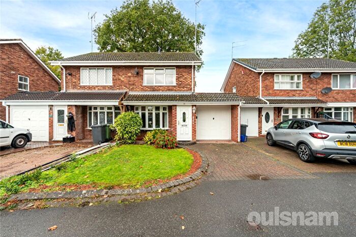 2 Bedroom Detached House For Sale In Edgmond Close, Redditch, Worcestershire, B98