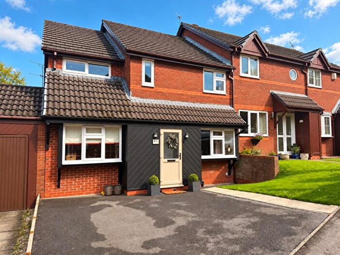 3 Bedroom Mews For Sale In Peveril Mews, Newtown, SK12