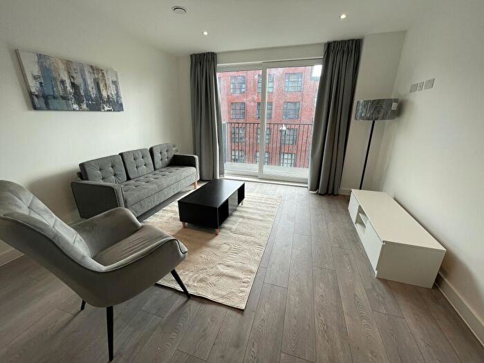 2 Bedroom Flat To Rent In East & Green, Green Street, Birmingham, B12