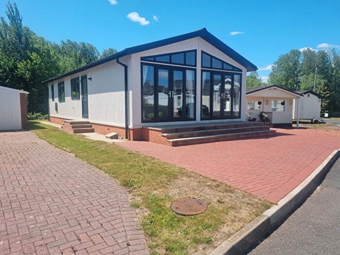 2 Bedroom Mobile/park Home For Sale In Homelands, Ketley Bank, Telford, TF2