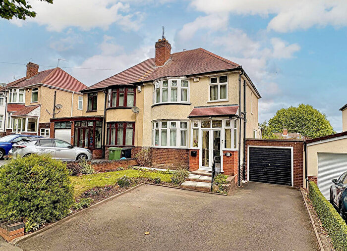 3 Bedroom Semi-Detached House For Sale In The Broadway, Dudley, DY1