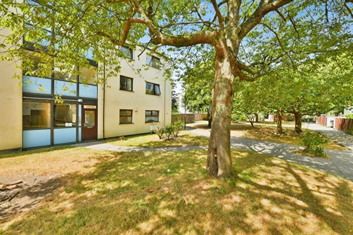 2 Bedroom Flat For Sale In Mills Road, Plymouth, PL1